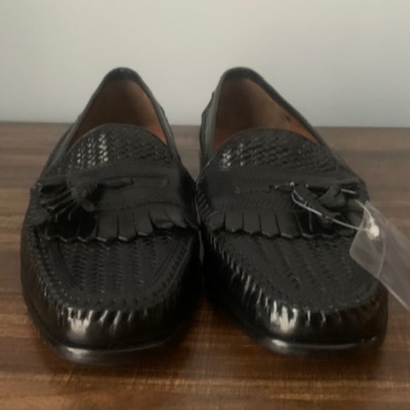 BOSTONIAN Leather Upper Black Loafers with a tassel Size 7.5M